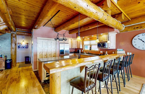 Sturgis Cabin | Sun-filled cabin with full kitchen, fireplace, streaming, jetted tub, deck, & AC