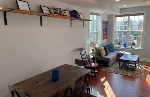 Northeast Apartment | Sun-filled Capitol Hill home w/parking & roofdeck