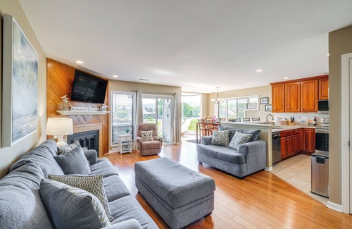 North Shore Condo | Sun-Filled Condo w/Smith Mountain Lake Views