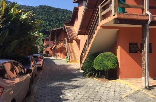 Maresias House | SUN Flat Maresias ! 2 Quartos Piscina Churrasqueira WiFi Estacionamento 230m da Praia