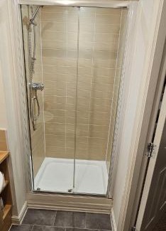 Stockton-on-Tees House | Sun Gardens Retreat- can sleep 10 with 4 Double Beds & 2 sofa beds