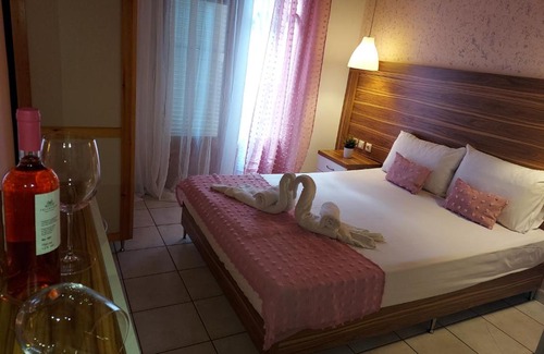 Thasos Town Apartment | Sun Helios Garden Aparthotel