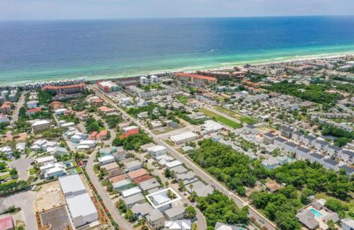 Emerald Waters Village House | Sun Justice 4 bd 4bth close to beach