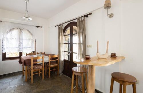Vourvourou House | Sun Kiss Cottage, Vourvourou #FeelsLikeHome