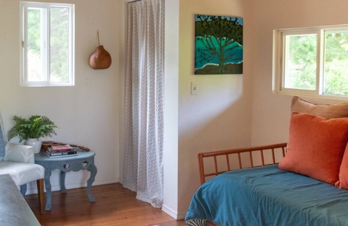Hawi Apartment | Sun kissed 1-bedroom apartment minutes from Hawi.