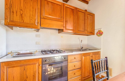 Gambassi Terme House | Sun-kissed Apartment With Garden