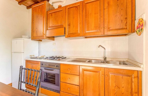 Gambassi Terme House | Sun-kissed Apartment With Garden