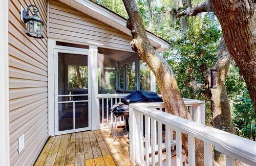 Ocean Ridge House | Sun-kissed home with AC, fireplace & W/D - short drive to the beach