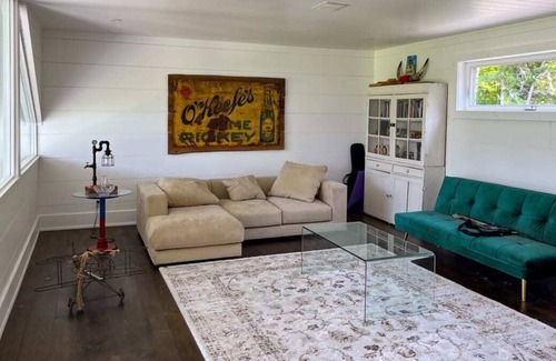 Muskoka Lakes House | Sun Kissed Summary: W