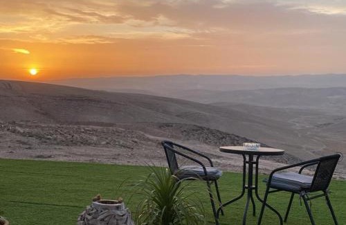 Arad House | Sun, Mountain & Adventure
