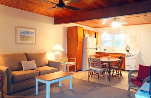 Stone Harbor Hotel | Sun 'N' Sand Motel