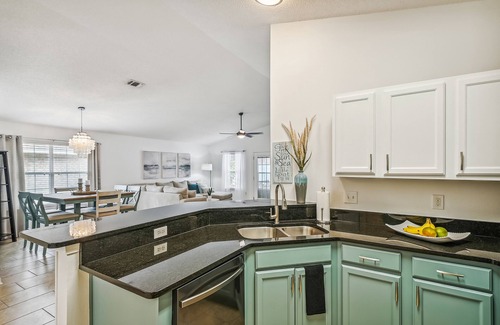 Seaspray House | Sun Rays and Beach Days @ Seaspray | 4 Bikes | 1 Block 2 Beach | Gas Grill