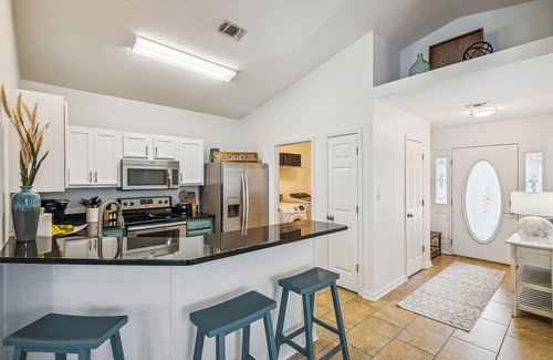 Seaspray House | Sun Rays and Beach Days @ Seaspray | 4 Bikes | 1 Block 2 Beach | Gas Grill