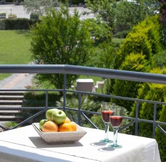 Polichrono Apartment | SUN RESIDENCE Exclusive Seaside Suites