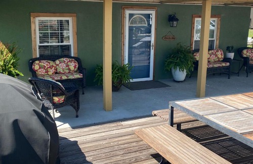 Crescent Beach Apartment | Sun & Sea Therapy