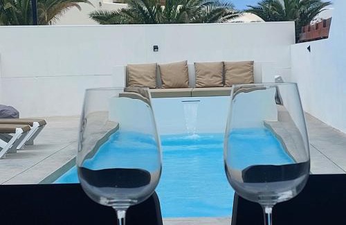 Corralejo Villa | Sun Sea villa-heated pool
