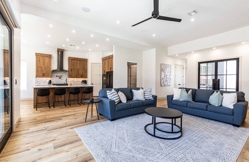 Washington House | Sun Seeker 2 Bedroom Home by RedAwning