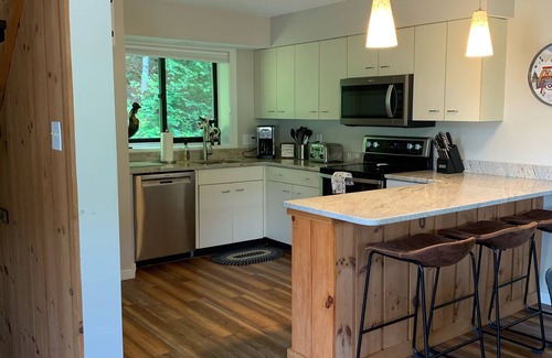 Lincoln House | Sun Soaked Mountain Views, Pool & Spa- LOW LOW SEPT RATES