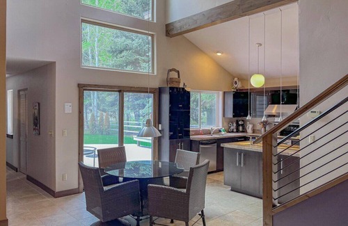 Sun Valley House | Sun Valley Luxe: Dog-Friendly Yard, Hot Tub!