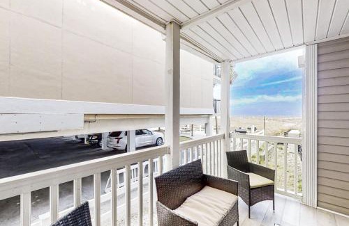 Crescent Beach Apartment | Sun Villa E-1