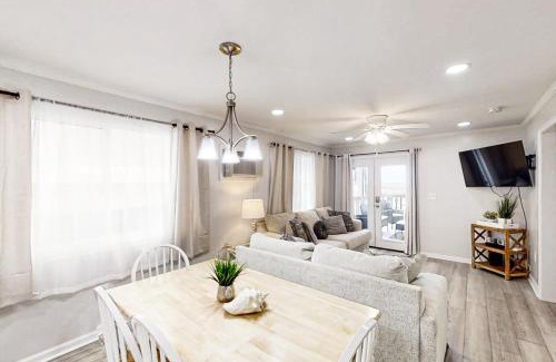 Crescent Beach Apartment | Sun Villa E-1