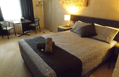 Julago Hotel | Sunbird Motel
