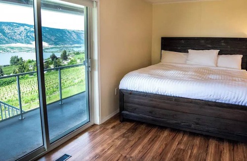 Central Okanagan Other | Sunblush Acres - Entire 5 Bedroom Lake View Home