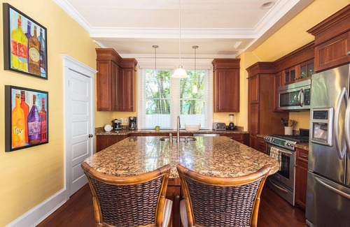 White Street Gallery District House | SUNCATCHER~4 Bedroom, 4 Bathroom in Old Town with Pool!