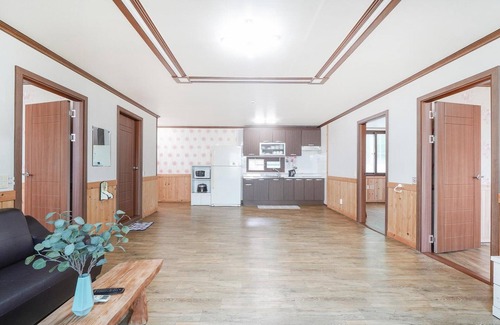 Suncheon House | Suncheon Jeonmangjoeungot Pension
