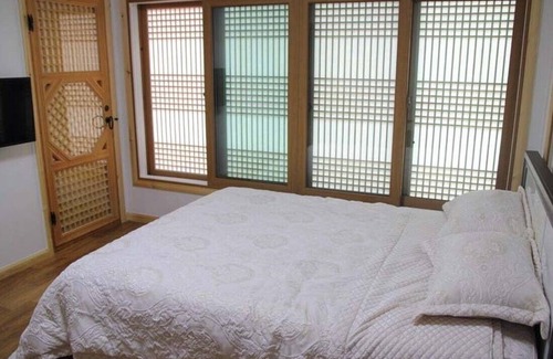 Nagan-myeon House | Suncheon Moonlight Love Hanok Pension
