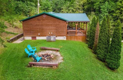 Stanton House | Sundance Cabin with Hot Tub and WiFi