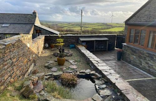 Camelford House | Sundance Cottage Sleeps 4