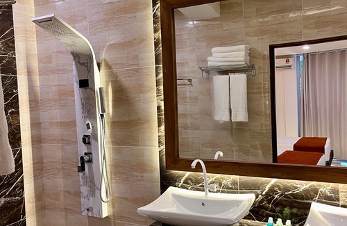 Dambulla Hotel | Sundaras Family Suites