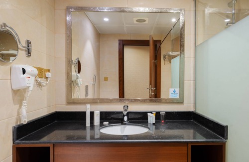 Al-Hamra'a Hotel | Sunday Red Sea Fountain Alhamra Formerly Vivid Plaza Hotel
