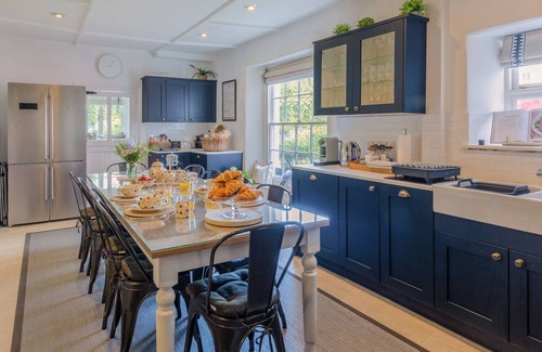 Cawsand House | Sunday Times "UK Best Coastal Holiday Cottages" 10 Secs Walk from Sandy Beaches