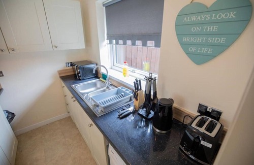 Sunderland House | Sunderland Top Rate Stay III - Contractor & Family Friendly, FREE WiFi & Parking
