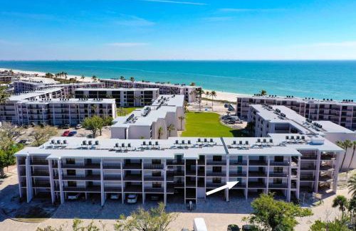 Sanibel House | Sundial C208