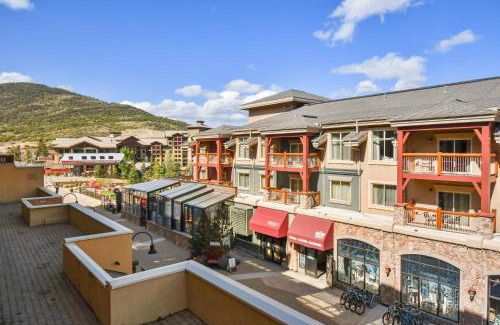 Park City House | Sundial hotel room in Canyons Village, patio, outdoor pool/hot tub, walk to hiking/biking C216A