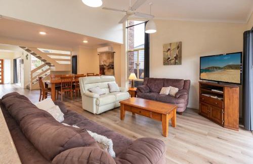 Boomerang Beach House | Sundowner