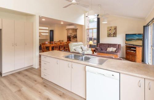 Boomerang Beach House | Sundowner