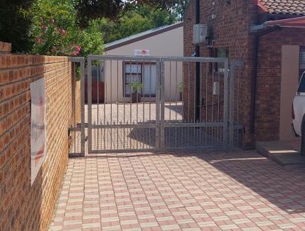 Malmesbury Bed & Breakfast | SuNel's Guest Rooms