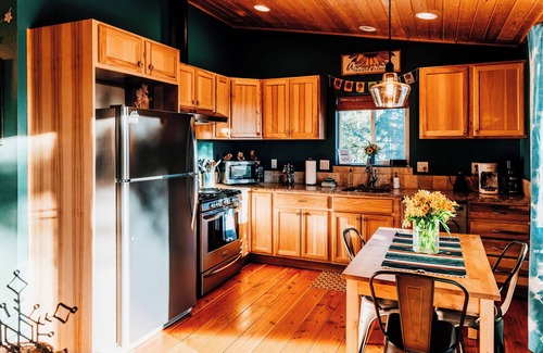 Florissant Cabin | Sunflower Cabin- Mountain Views- Hot tub