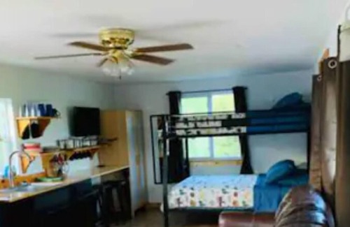 Kalispell Cottage | Sunflower Cottage - 40 mins to Glacier Park