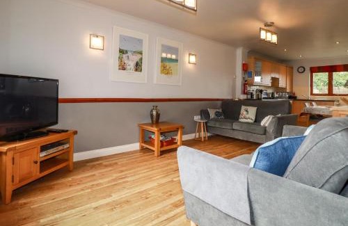 St Issey House | Sunflower Cottage