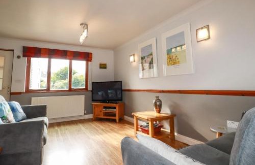 St Issey House | Sunflower Cottage