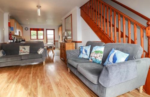 St Issey House | Sunflower Cottage
