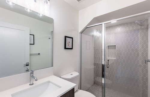 Broadway Condo | Sunflower house