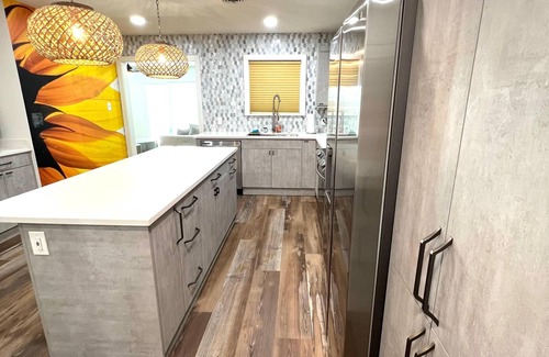 Del Mar Apartment | Sunflower Unit #3. 2-bedroom apartment in peaceful Corpus Christi.