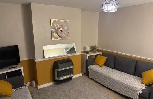 Hanham House | Sunflower villa