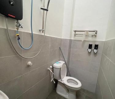 Alor Gajah Apartment | Sungai Udang Homestay 4 bilik dengan 2 loteng atas